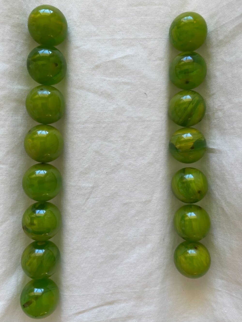 Vintage Style Swirled Green Loose Beads 15 Pc Uniform Acrylic Craft Lot